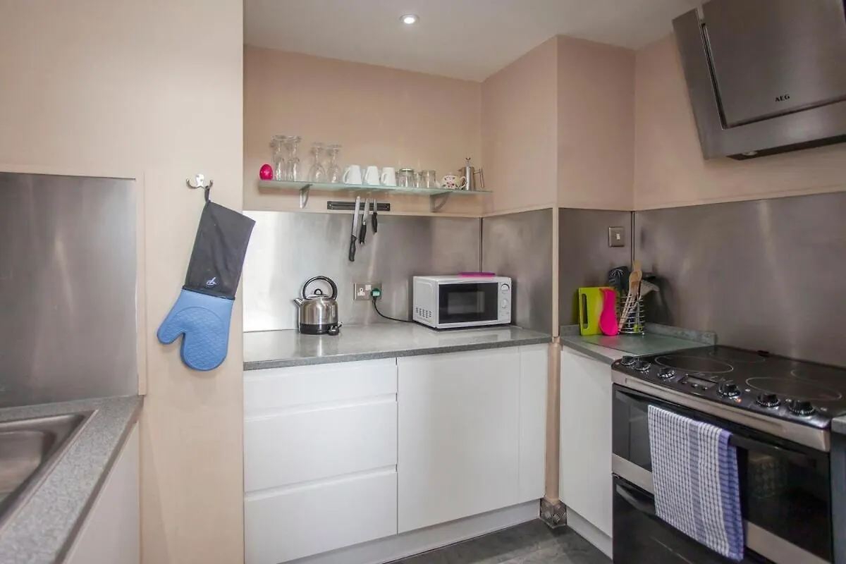※ Spacious, Central Bath Apartment ※