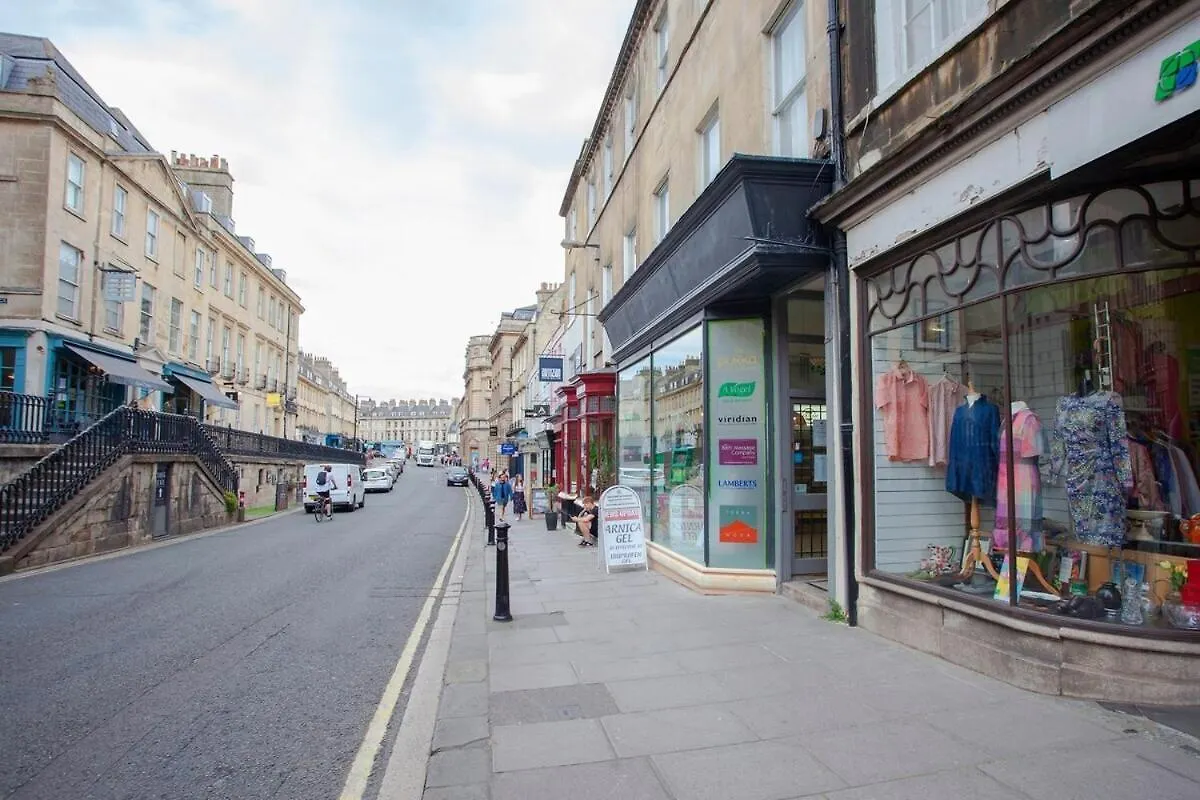※ Spacious, Central Bath Apartment ※ 0*,