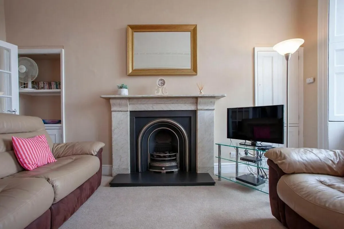 ※ Spacious, Central Bath Apartment ※