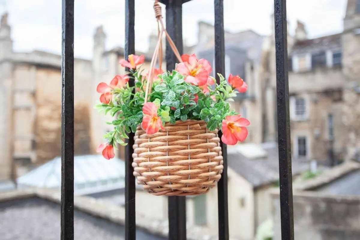 ※ Spacious, Central Bath Apartment ※