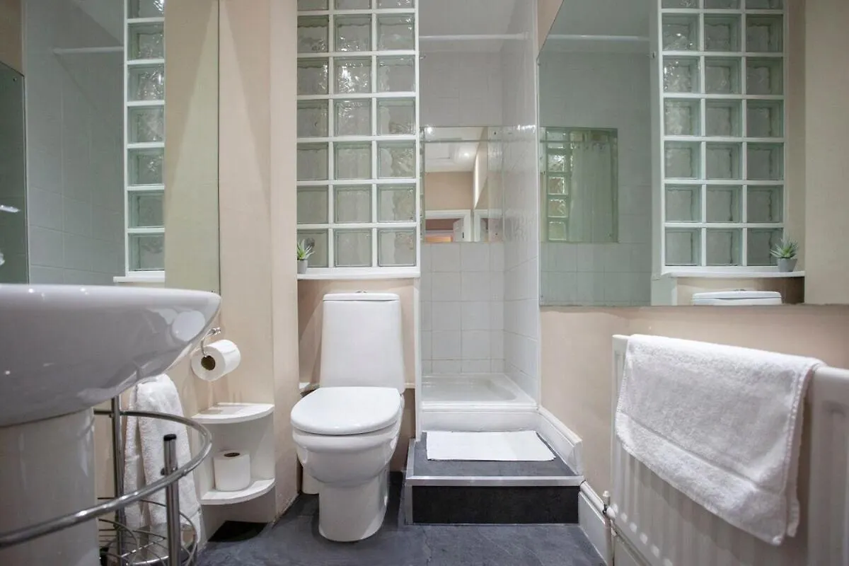 ※ Spacious, Central Bath Apartment ※ 0*,